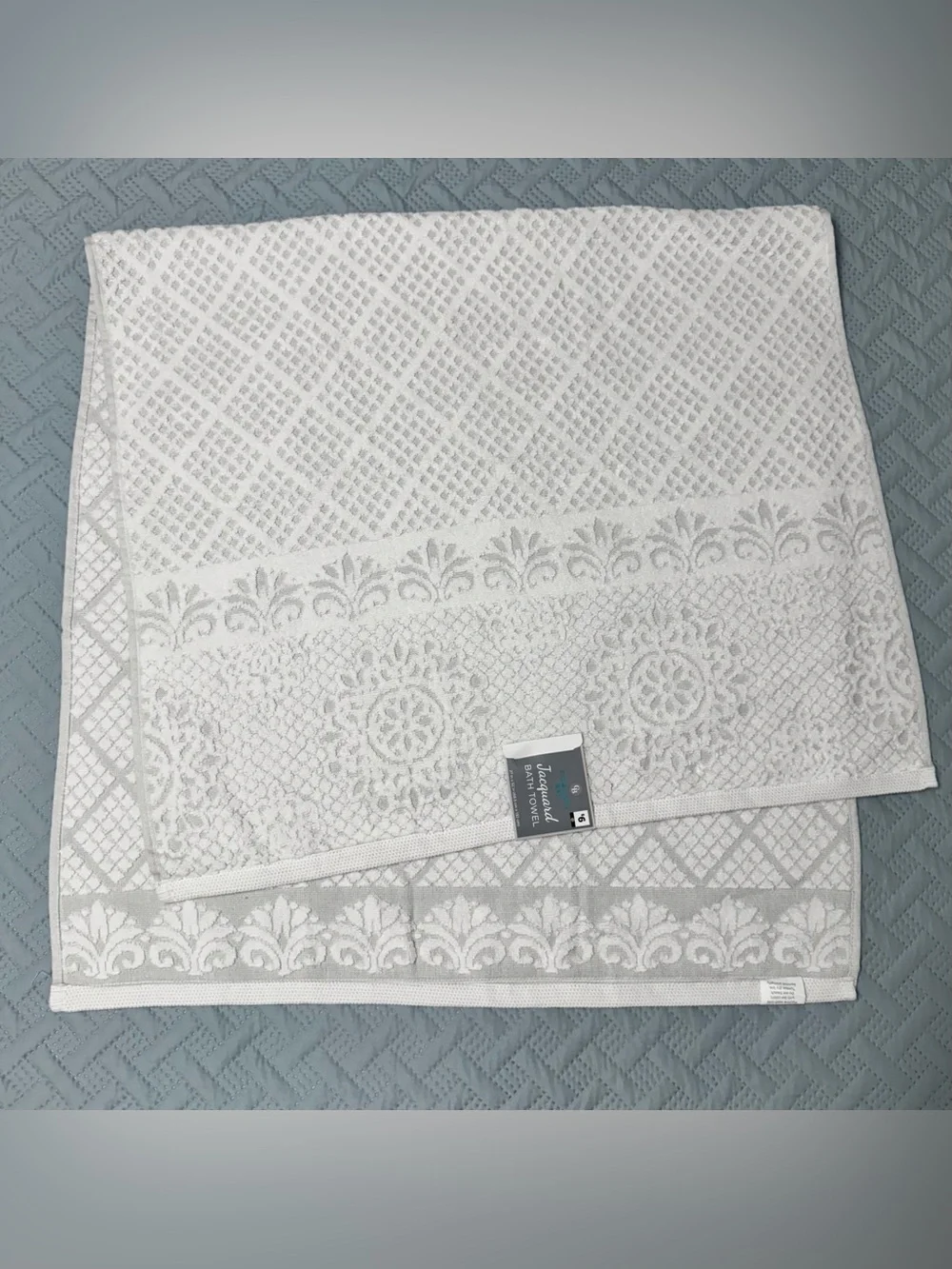Comfort Bay Jacquard Bath Towel Set 3-Piece White Gray Damask 27x52 NWT